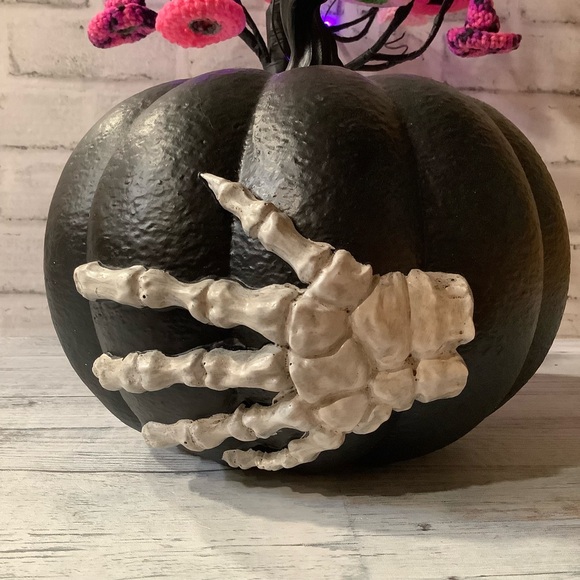 GOBLIN & GHOUL 10in Pumpkin With Skeleton Hands - Picture 4 of 7